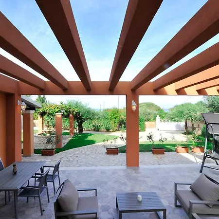Pyramid Apartman Ájosz Szpirídonasz