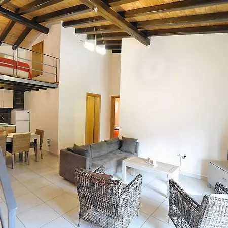 Pyramid Apartman Ájosz Szpirídonasz